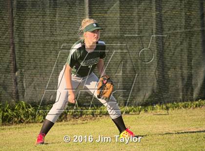Thumbnail 1 in Lipan softball @ Santo photogallery.