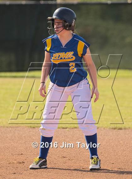 Thumbnail 3 in Lipan softball @ Santo photogallery.