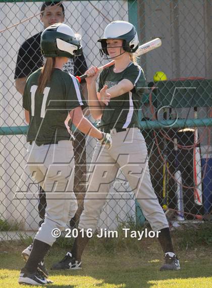 Thumbnail 3 in Lipan softball @ Santo photogallery.