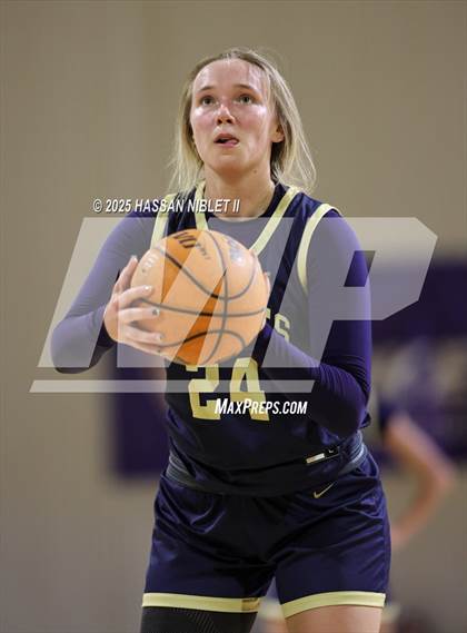 Thumbnail 1 in River Ridge vs. Bob Jones (She Got Game Classic) photogallery.