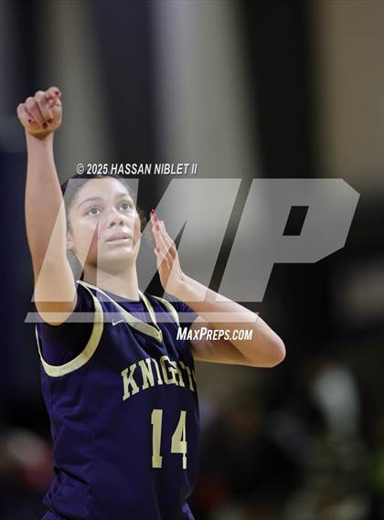 Thumbnail 2 in River Ridge vs. Bob Jones (She Got Game Classic) photogallery.