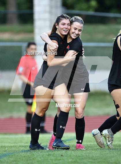 Thumbnail 3 in Marvin Ridge vs. Myers Park (NCHSAA 4A Round 4) photogallery.