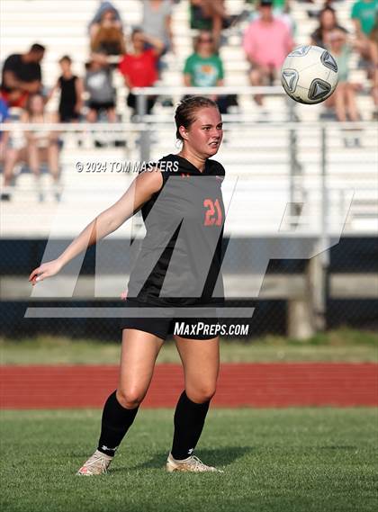 Thumbnail 2 in Marvin Ridge vs. Myers Park (NCHSAA 4A Round 4) photogallery.