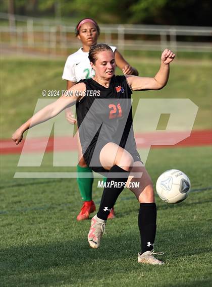 Thumbnail 3 in Marvin Ridge vs. Myers Park (NCHSAA 4A Round 4) photogallery.