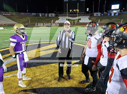 Thumbnail 1 in North Andrew vs. Bishop LeBlond (MSHSAA 8-Man Championship) photogallery.