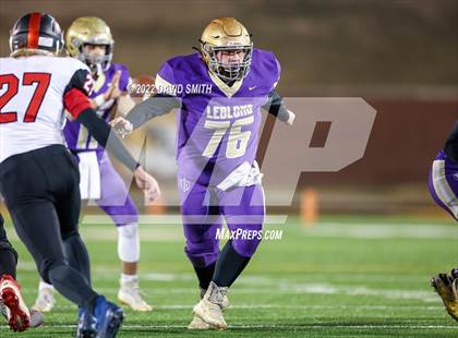 Thumbnail 2 in North Andrew vs. Bishop LeBlond (MSHSAA 8-Man Championship) photogallery.