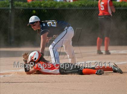 Thumbnail 2 in Alexander Central vs North Davidson (NCHSAA 4A Final) photogallery.