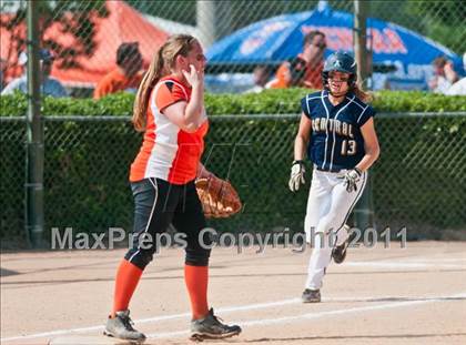 Thumbnail 3 in Alexander Central vs North Davidson (NCHSAA 4A Final) photogallery.