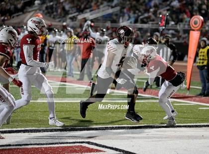 Thumbnail 3 in Mustang @ Yukon (OSSAA 6A-1 Round 1 Playoff) photogallery.