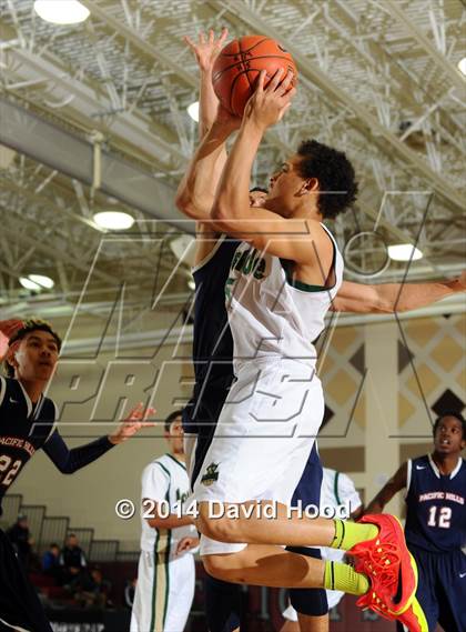 Thumbnail 2 in Pacific Hills vs. Lakeside (MaxPreps Holiday Classic) photogallery.
