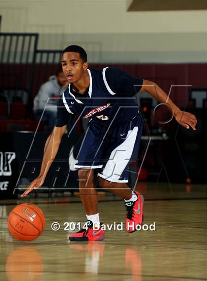 Thumbnail 3 in Pacific Hills vs. Lakeside (MaxPreps Holiday Classic) photogallery.
