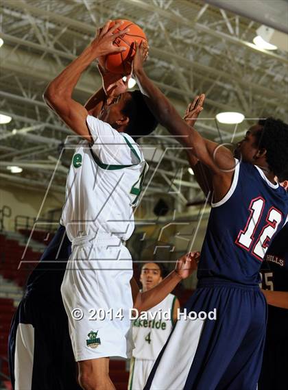 Thumbnail 1 in Pacific Hills vs. Lakeside (MaxPreps Holiday Classic) photogallery.