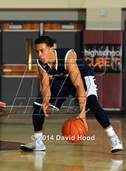 Thumbnail 3 in Pacific Hills vs. Lakeside (MaxPreps Holiday Classic) photogallery.