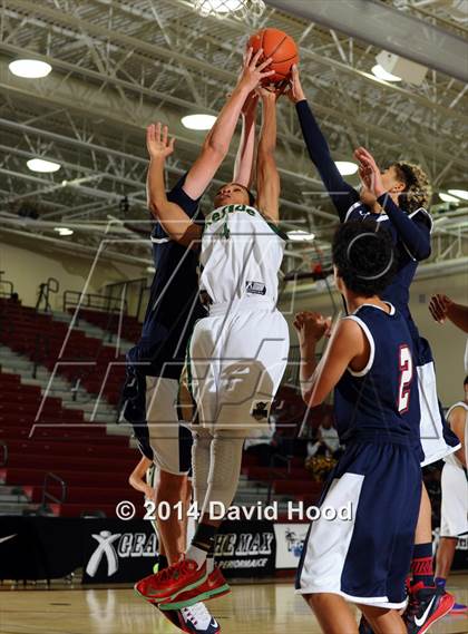 Thumbnail 3 in Pacific Hills vs. Lakeside (MaxPreps Holiday Classic) photogallery.