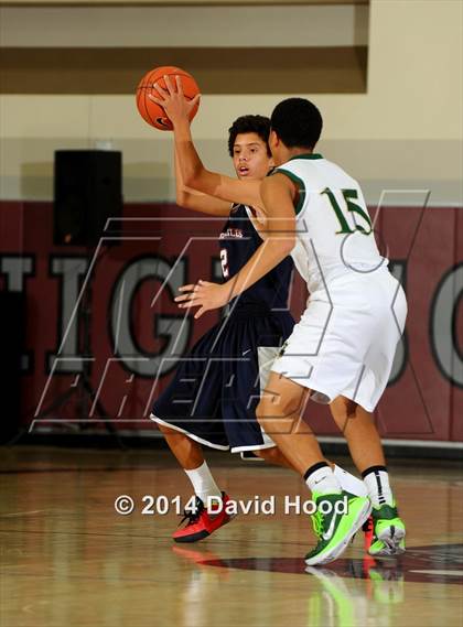Thumbnail 3 in Pacific Hills vs. Lakeside (MaxPreps Holiday Classic) photogallery.