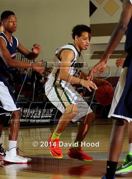 Thumbnail 1 in Pacific Hills vs. Lakeside (MaxPreps Holiday Classic) photogallery.