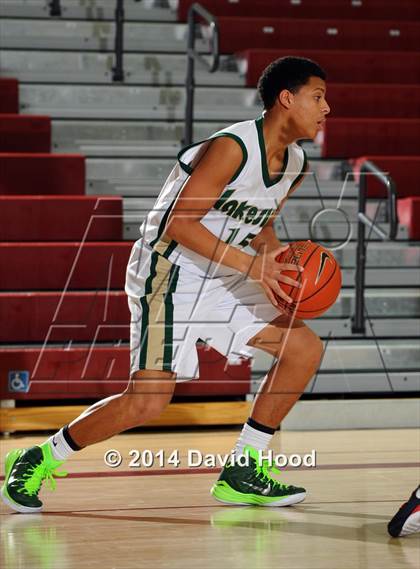 Thumbnail 2 in Pacific Hills vs. Lakeside (MaxPreps Holiday Classic) photogallery.
