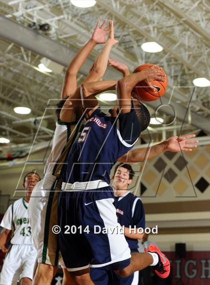 Thumbnail 3 in Pacific Hills vs. Lakeside (MaxPreps Holiday Classic) photogallery.