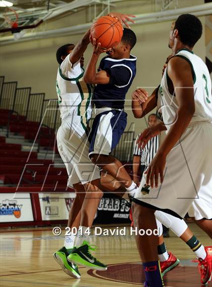 Thumbnail 1 in Pacific Hills vs. Lakeside (MaxPreps Holiday Classic) photogallery.