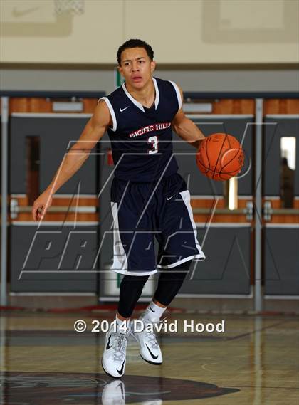 Thumbnail 3 in Pacific Hills vs. Lakeside (MaxPreps Holiday Classic) photogallery.