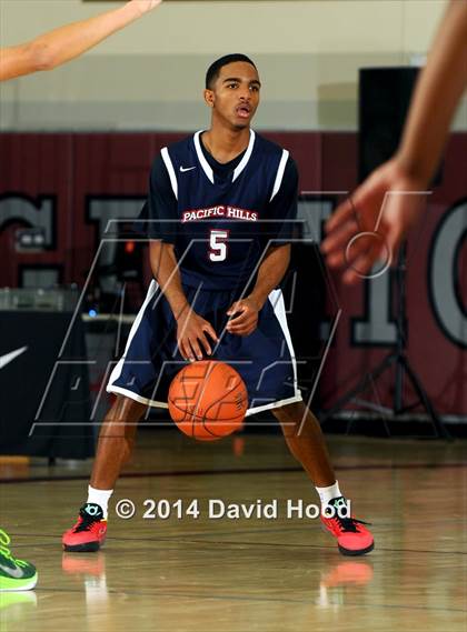 Thumbnail 2 in Pacific Hills vs. Lakeside (MaxPreps Holiday Classic) photogallery.