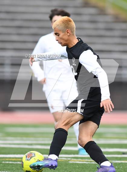 Thumbnail 2 in Central Catholic vs. Jesuit (OSAA 6A Quarterfinal) photogallery.