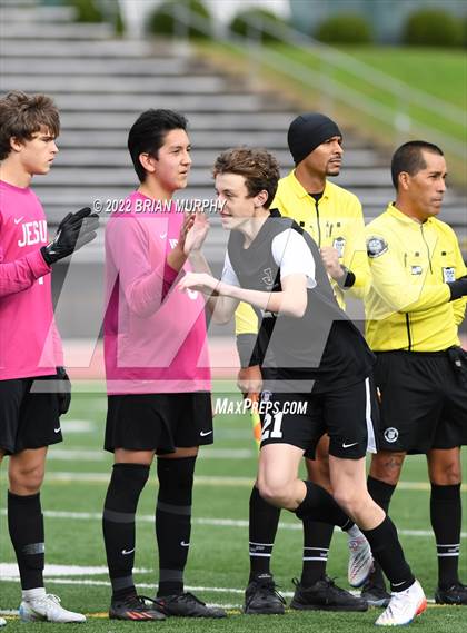 Thumbnail 3 in Central Catholic vs. Jesuit (OSAA 6A Quarterfinal) photogallery.