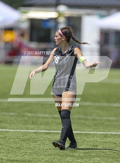Thumbnail 1 in Fort Zumwalt South v Smithville (MSHSAA Class 3 State Championship) photogallery.