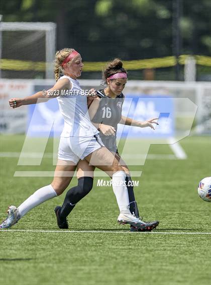 Thumbnail 1 in Fort Zumwalt South v Smithville (MSHSAA Class 3 State Championship) photogallery.