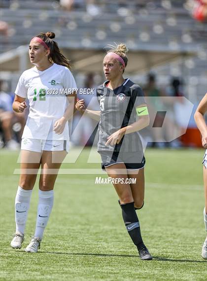 Thumbnail 1 in Fort Zumwalt South v Smithville (MSHSAA Class 3 State Championship) photogallery.
