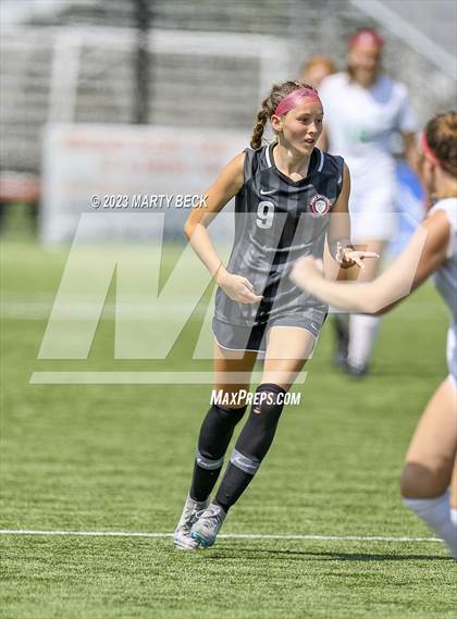 Thumbnail 1 in Fort Zumwalt South v Smithville (MSHSAA Class 3 State Championship) photogallery.