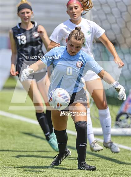 Thumbnail 1 in Fort Zumwalt South v Smithville (MSHSAA Class 3 State Championship) photogallery.