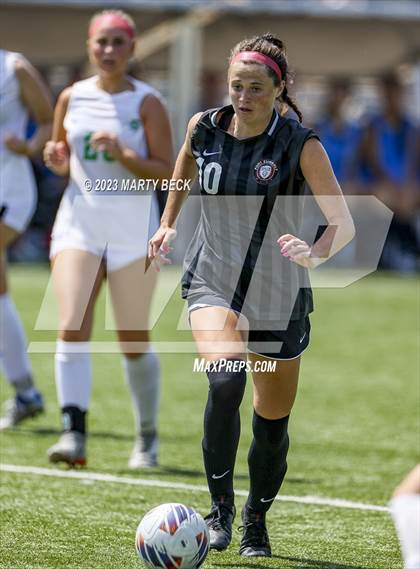 Thumbnail 1 in Fort Zumwalt South v Smithville (MSHSAA Class 3 State Championship) photogallery.