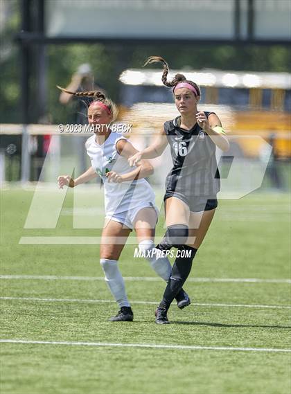 Thumbnail 2 in Fort Zumwalt South v Smithville (MSHSAA Class 3 State Championship) photogallery.