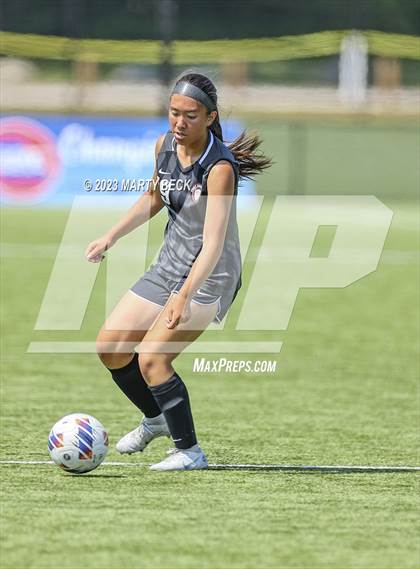 Thumbnail 1 in Fort Zumwalt South v Smithville (MSHSAA Class 3 State Championship) photogallery.