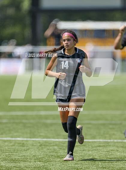 Thumbnail 3 in Fort Zumwalt South v Smithville (MSHSAA Class 3 State Championship) photogallery.