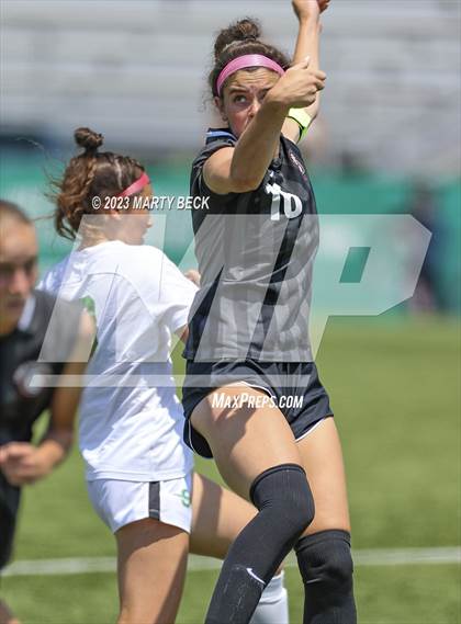 Thumbnail 3 in Fort Zumwalt South v Smithville (MSHSAA Class 3 State Championship) photogallery.