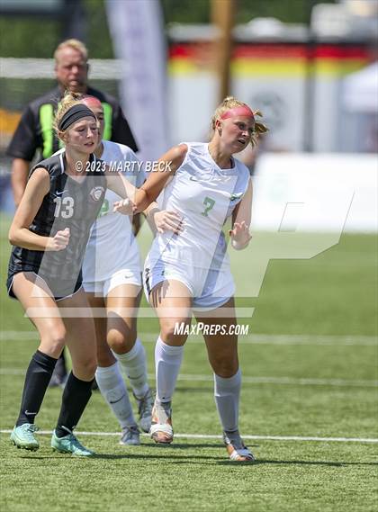 Thumbnail 1 in Fort Zumwalt South v Smithville (MSHSAA Class 3 State Championship) photogallery.