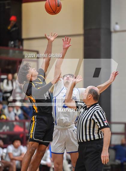 Thumbnail 1 in Hooks vs. Timpson (Holiday Hoops Tournament) photogallery.