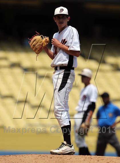 Thumbnail 1 in Van Nuys vs. Chavez (CIF LACS D2 Final) photogallery.