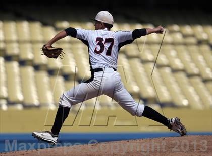 Thumbnail 3 in Van Nuys vs. Chavez (CIF LACS D2 Final) photogallery.
