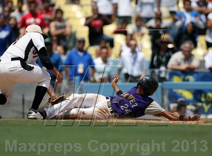 Thumbnail 2 in Van Nuys vs. Chavez (CIF LACS D2 Final) photogallery.