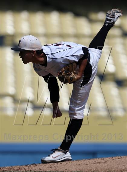 Thumbnail 3 in Van Nuys vs. Chavez (CIF LACS D2 Final) photogallery.