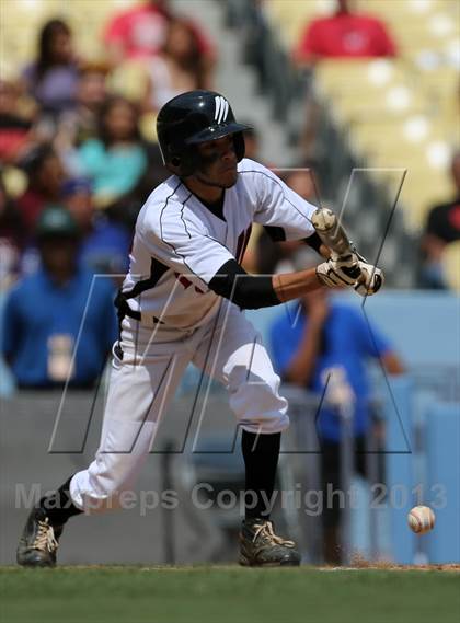 Thumbnail 2 in Van Nuys vs. Chavez (CIF LACS D2 Final) photogallery.