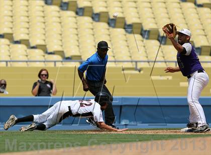 Thumbnail 1 in Van Nuys vs. Chavez (CIF LACS D2 Final) photogallery.