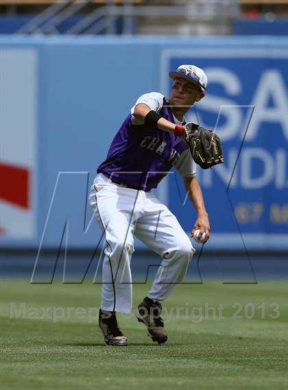 Thumbnail 2 in Van Nuys vs. Chavez (CIF LACS D2 Final) photogallery.