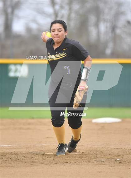 Thumbnail 3 in Channelview vs Brenham (Brenham Tournament) photogallery.