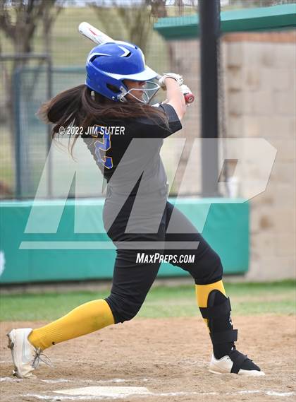 Thumbnail 3 in Channelview vs Brenham (Brenham Tournament) photogallery.