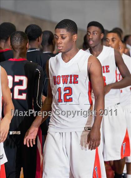 Thumbnail 3 in Bowie vs. Cedar Hill (5A Regional Semifinal Playoff) photogallery.