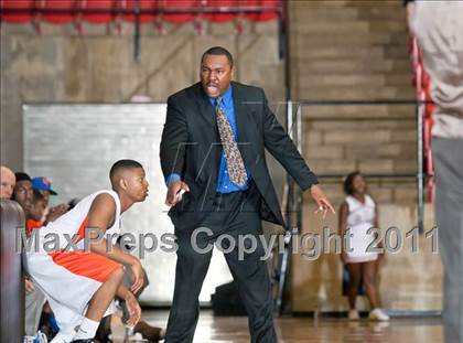 Thumbnail 3 in Bowie vs. Cedar Hill (5A Regional Semifinal Playoff) photogallery.